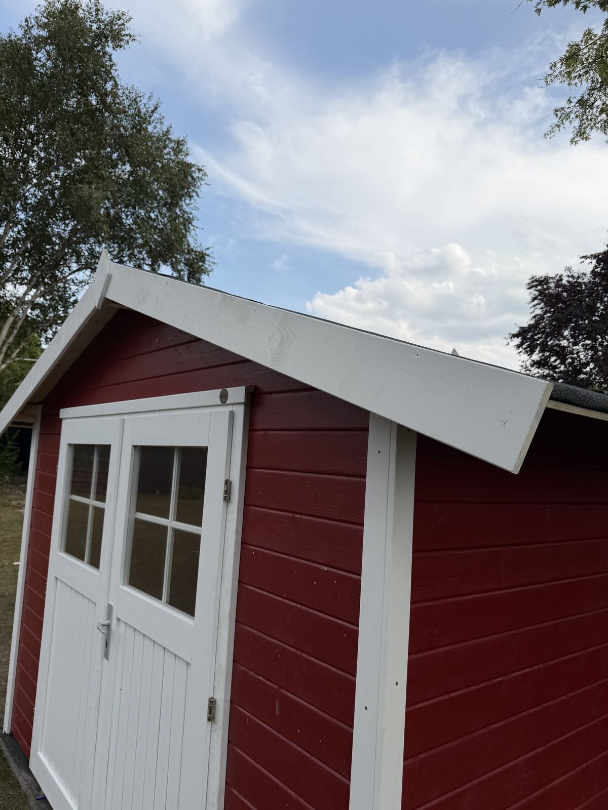 Detailaufnahme Dachüberstand des Gartenhauses