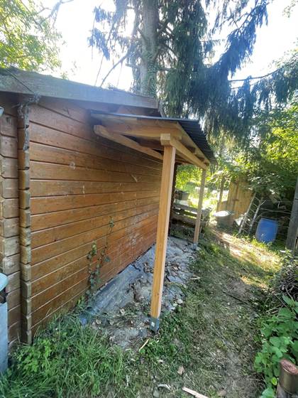 Anbau-Dach am Holzlager, Seitenansicht